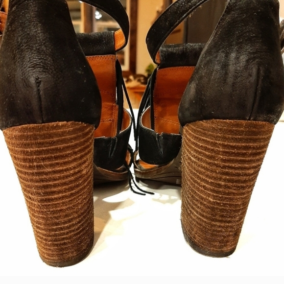 LUCKY BRAND- BLACK SUEDE HEEL SANDLES - Picture 4 of 4